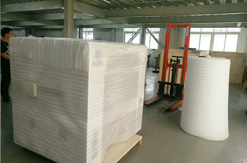 貴州客戶SMT設(shè)備專車送貨，貨到上門安裝調(diào)試