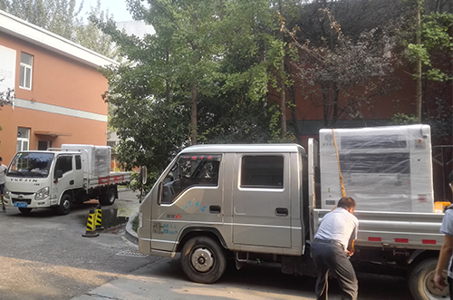 紹興客戶SMT設(shè)備專車送貨，貨到上門安裝調(diào)試1