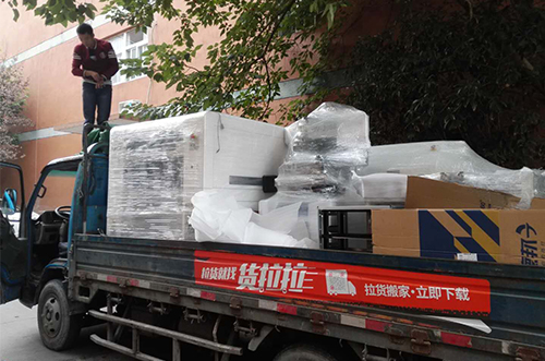 昆山客戶SMT設(shè)備專車(chē)送貨，貨到上門(mén)安裝調(diào)試