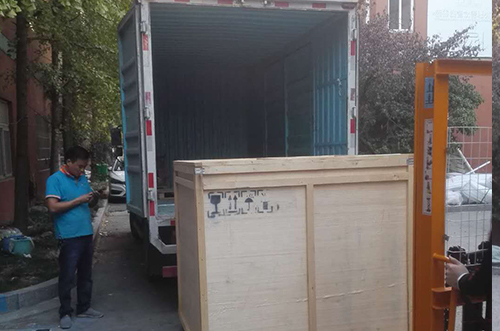 周口客戶SMT設(shè)備專車(chē)送貨，貨到上門(mén)安裝調(diào)試