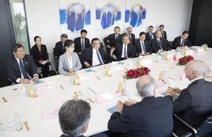 這芯片有啥奧秘，讓李克強(qiáng)端詳了這么久