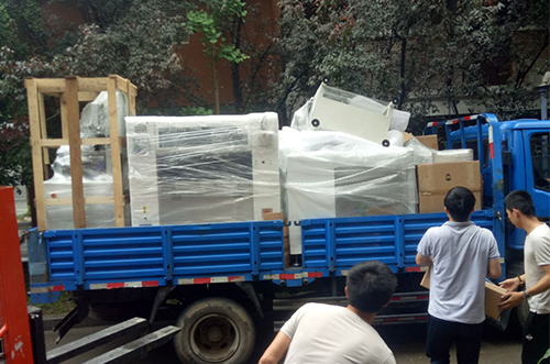 合肥客戶SMT設(shè)備專車送貨，貨到上門安裝調(diào)試