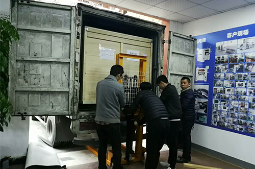蚌埠客戶SMT設(shè)備專車送貨，貨到上門安裝調(diào)試