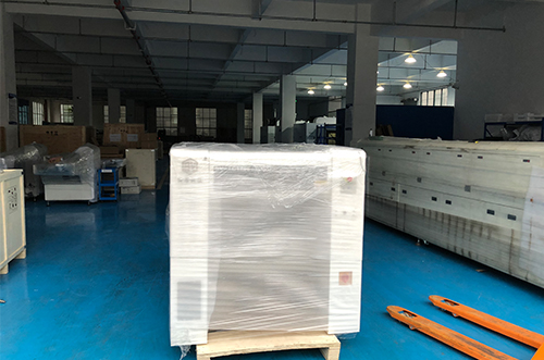 湖南客戶SMT設(shè)備專車送貨，貨到上門安裝調(diào)試